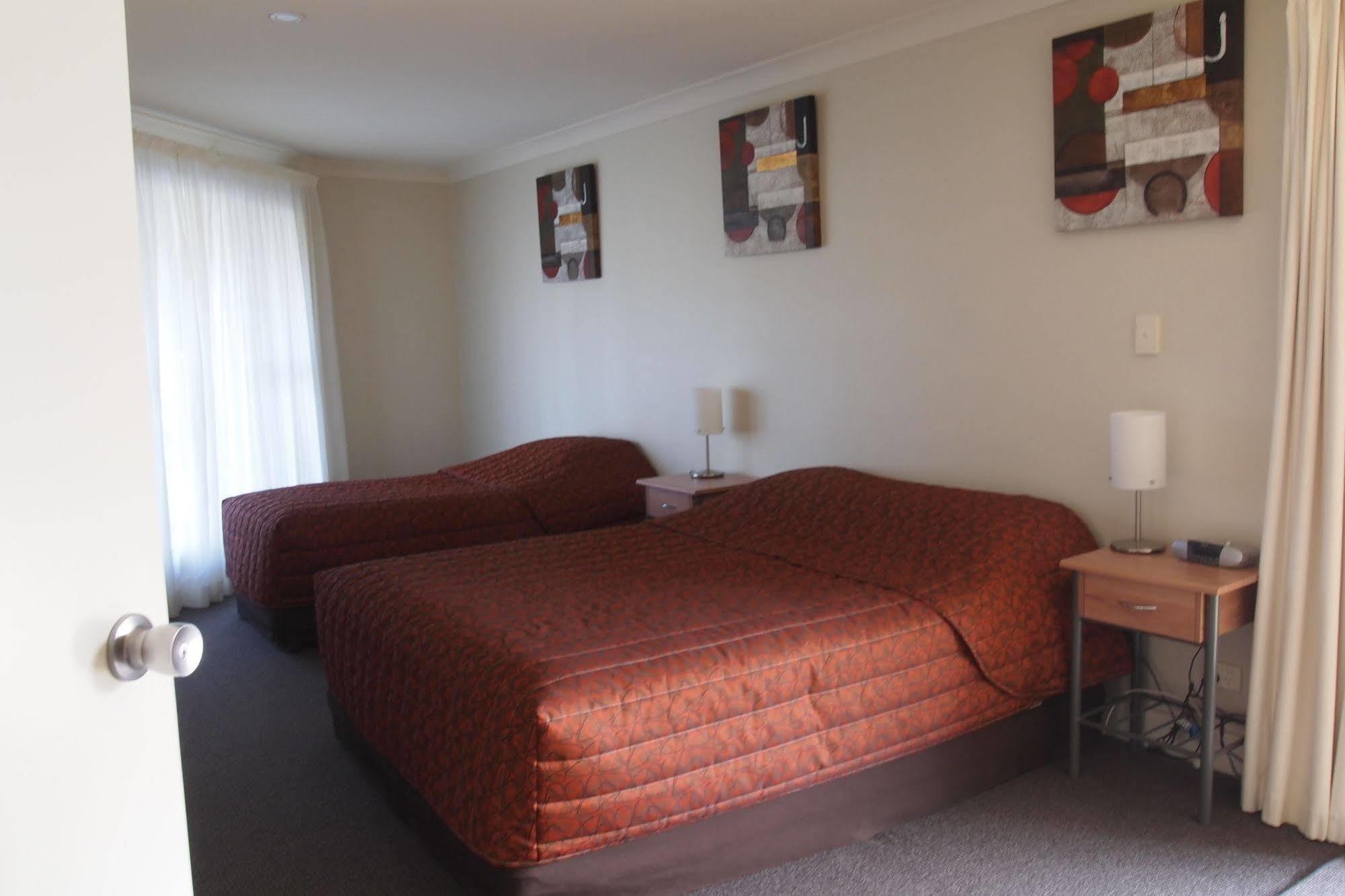 Alexander Cameron Suites Penola Exteriör bild