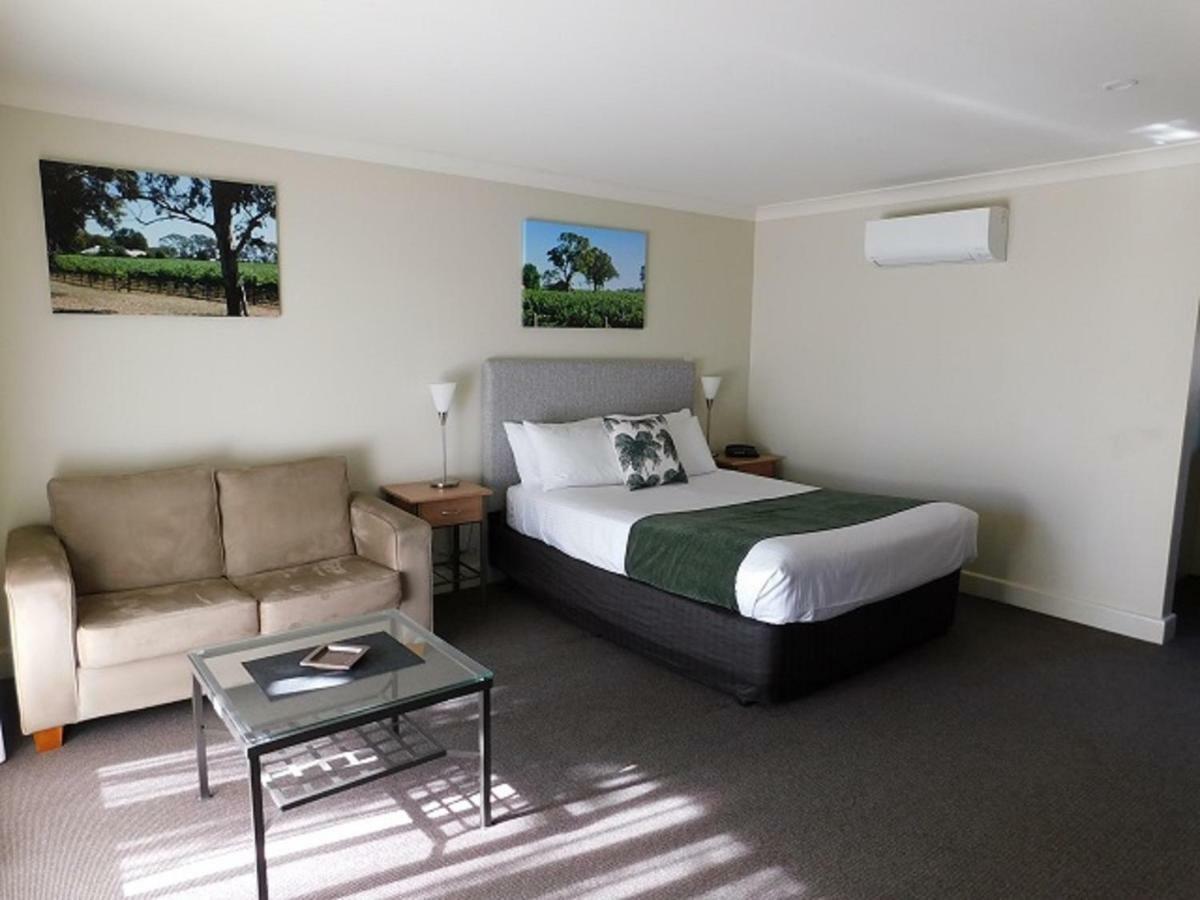 Alexander Cameron Suites Penola Exteriör bild