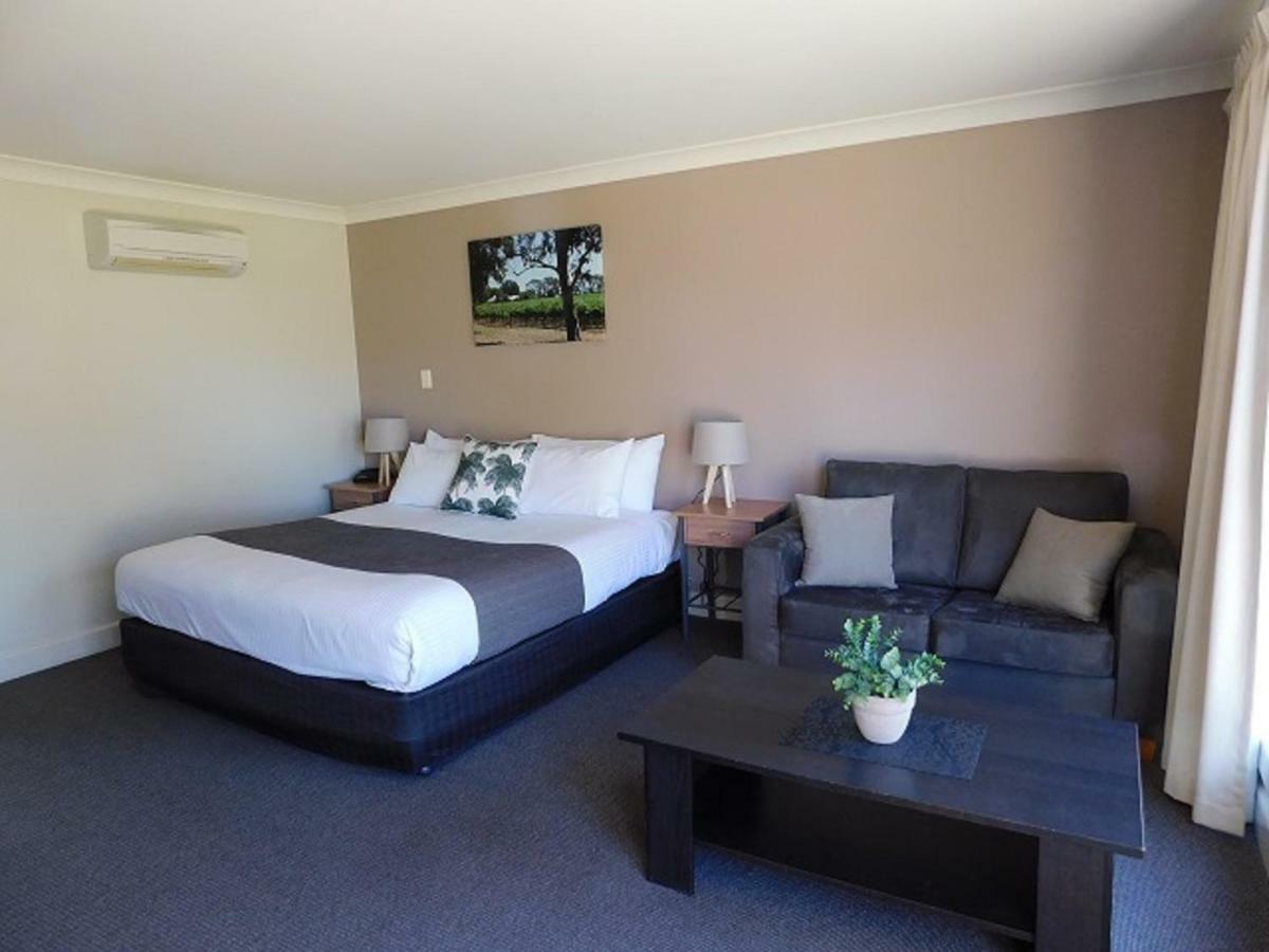 Alexander Cameron Suites Penola Exteriör bild